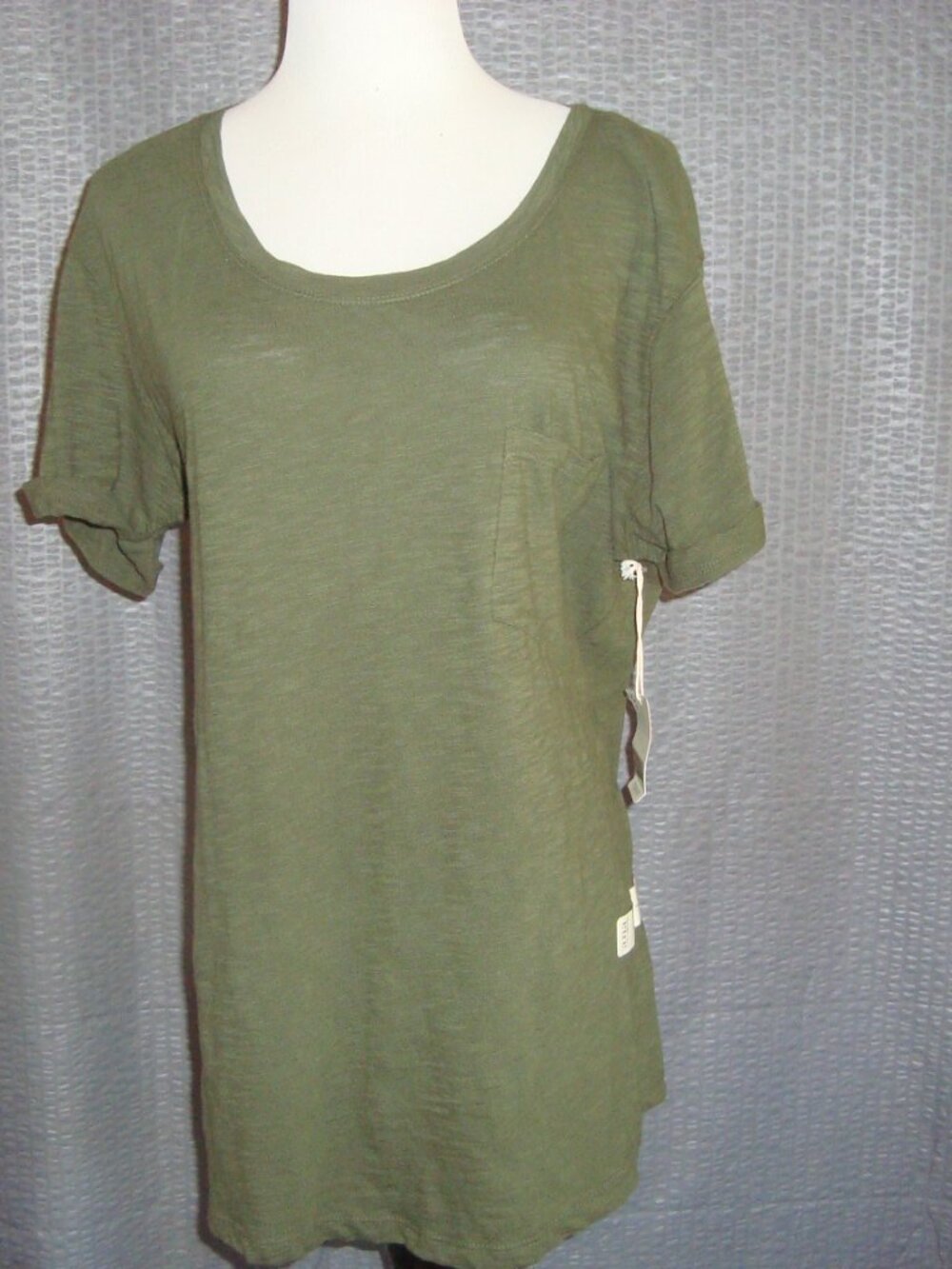 a.n.a. Basic Olive Green Short Sleeve T-Shirt Top Pocket sz L NWT